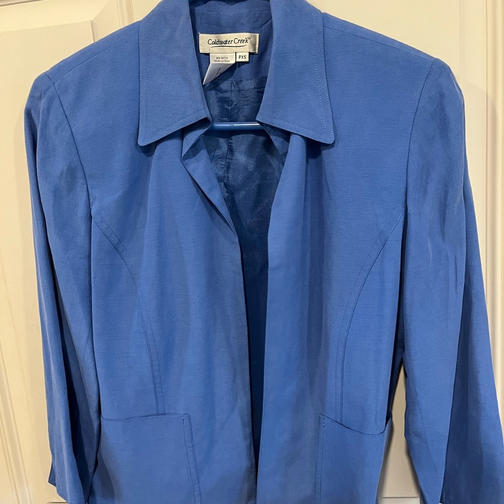 Coldwater Creek Women's Blue Jacket in silk 70% and 30% linen.